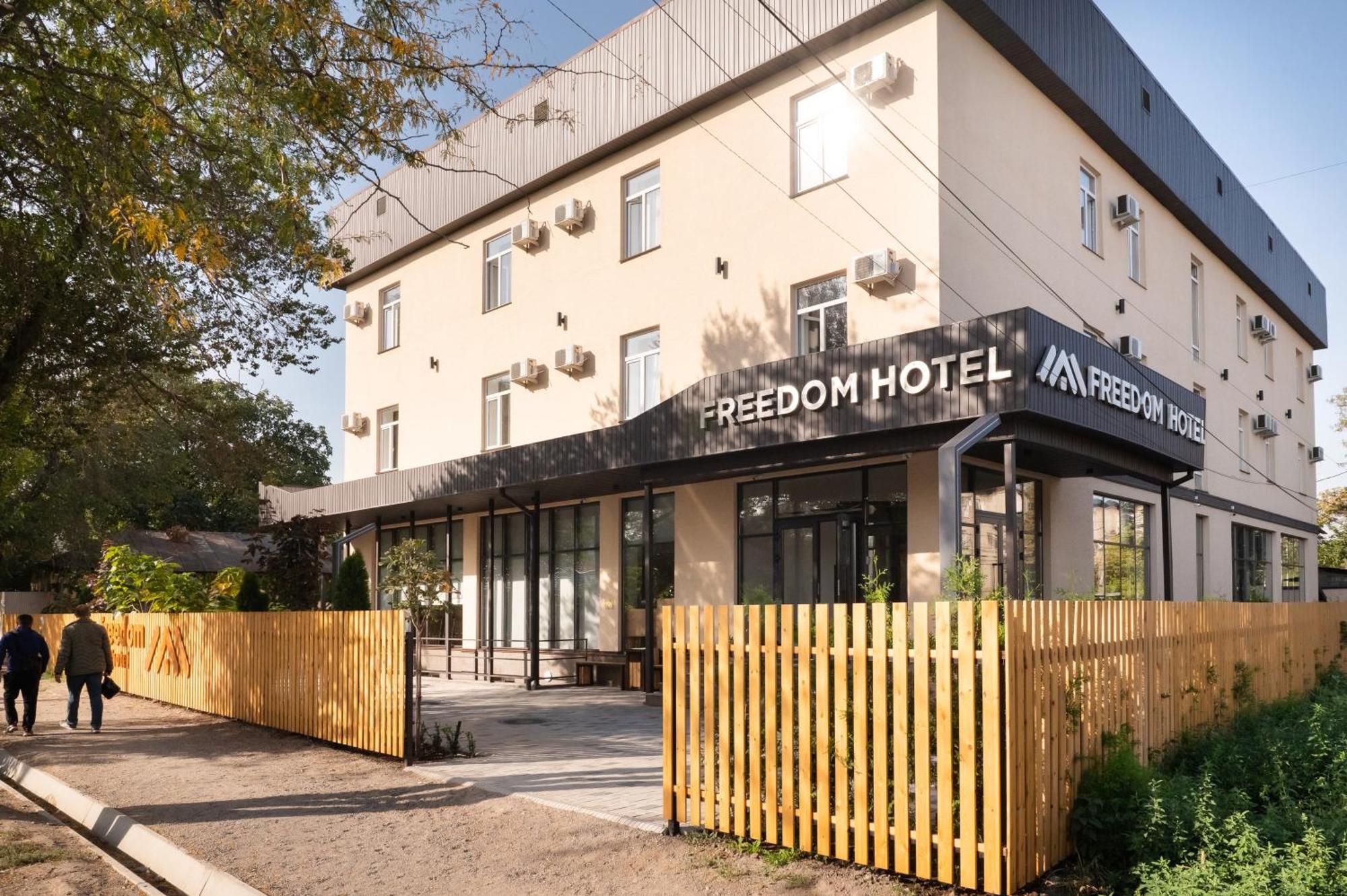 Freedom Hotel Bishkek Ngoại thất bức ảnh